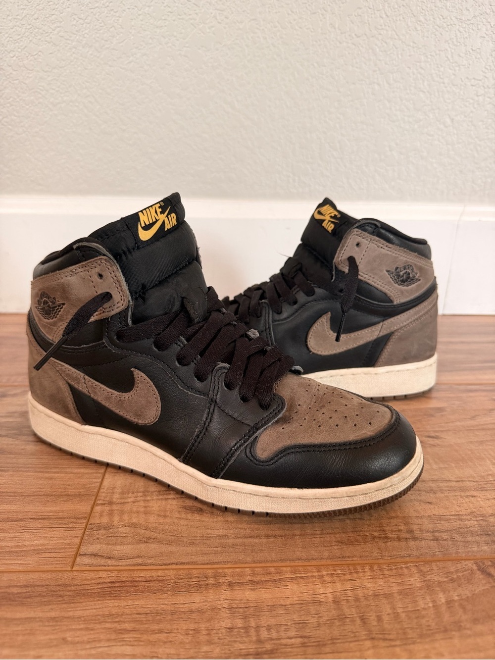 Nike Air Jordan 1 Mid Top Sneakers - Black Leather & Brown Suede Size 6.5
